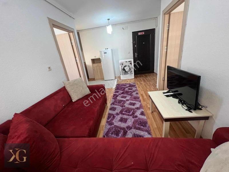 Pruvadan Görüklenin Merkezinde 2+1 Eşyalı Kiracısız Satılık — fotoğraf 4