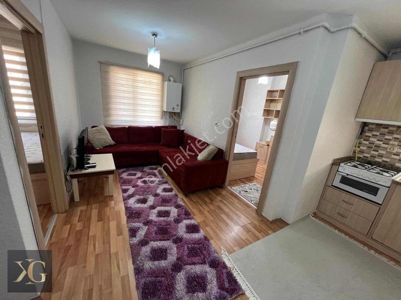 Pruvadan Görüklenin Merkezinde 2+1 Eşyalı Kiracısız Satılık — fotoğraf 5