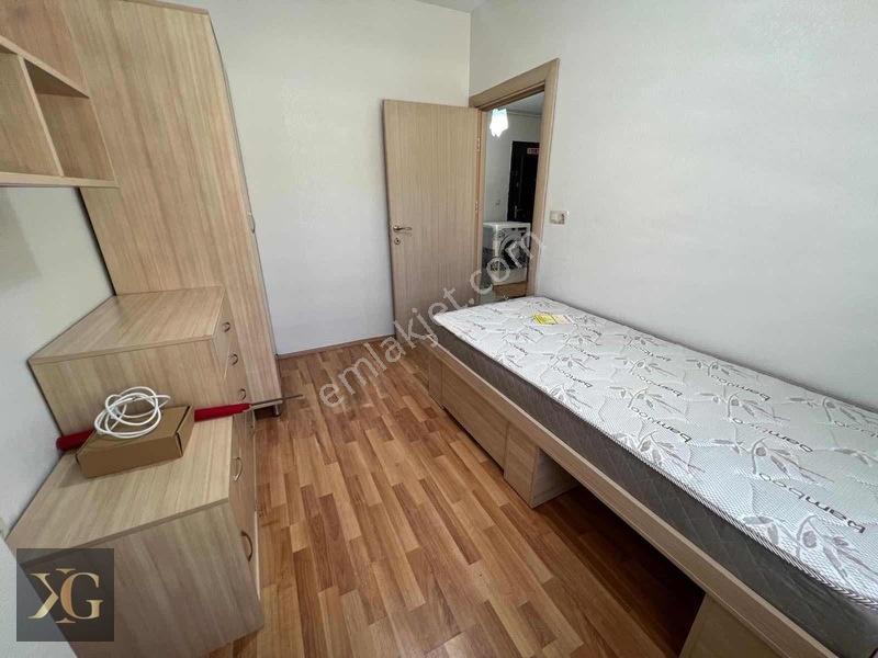 Pruvadan Görüklenin Merkezinde 2+1 Eşyalı Kiracısız Satılık — fotoğraf 9