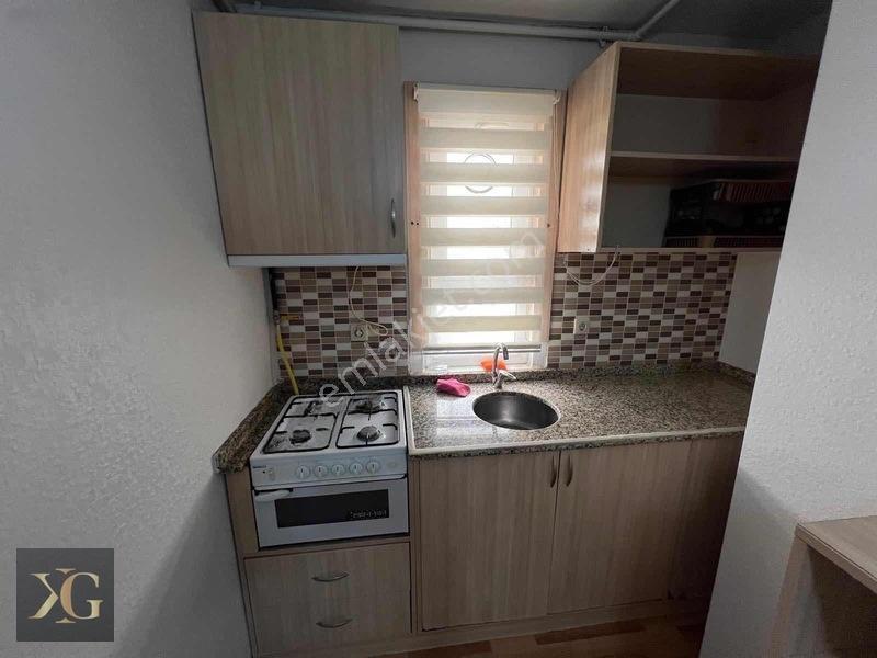 Pruvadan Görüklenin Merkezinde 2+1 Eşyalı Kiracısız Satılık — fotoğraf 11