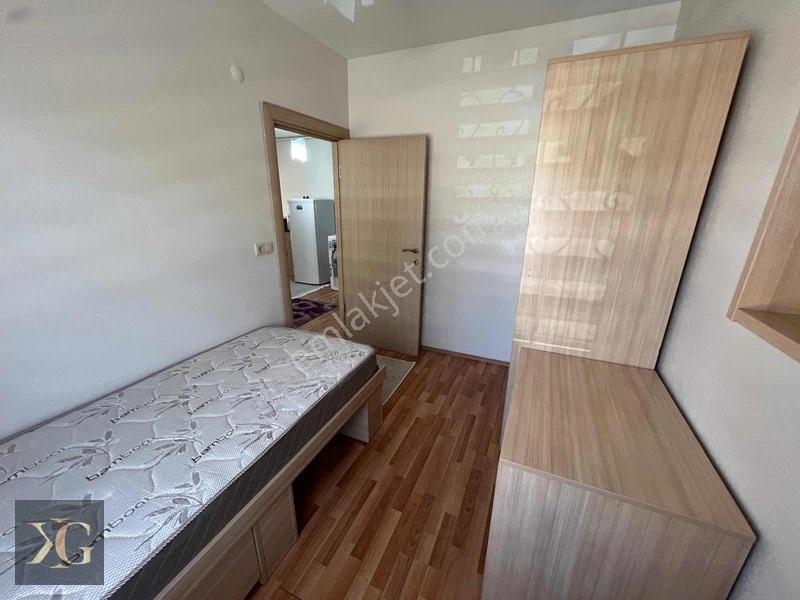 Pruvadan Görüklenin Merkezinde 2+1 Eşyalı Kiracısız Satılık — fotoğraf 15