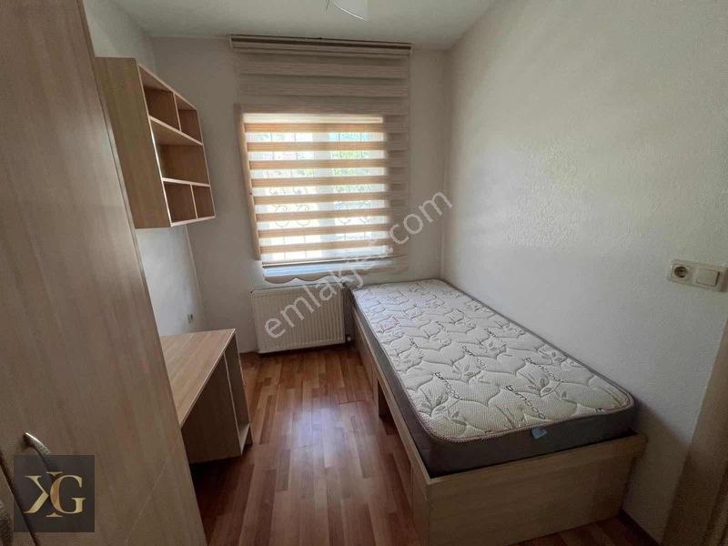 Pruvadan Görüklenin Merkezinde 2+1 Eşyalı Kiracısız Satılık — fotoğraf 17