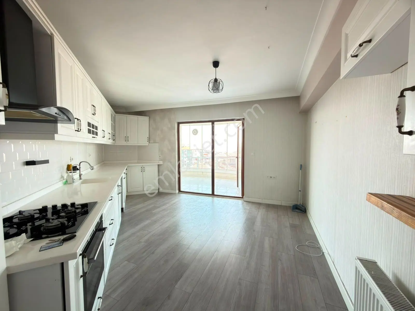 Kariyer'den Site İçinde Yüksek Katta Balkonlu Manzara 3+1 Daire — fotoğraf 2