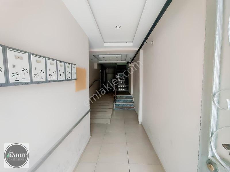 Baruttan İncirliova İstiklal'de Cadde Üzeri 3+1 Daire — fotoğraf 3
