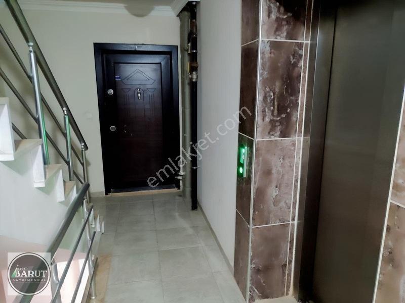 Baruttan İncirliova İstiklal'de Cadde Üzeri 3+1 Daire — fotoğraf 4