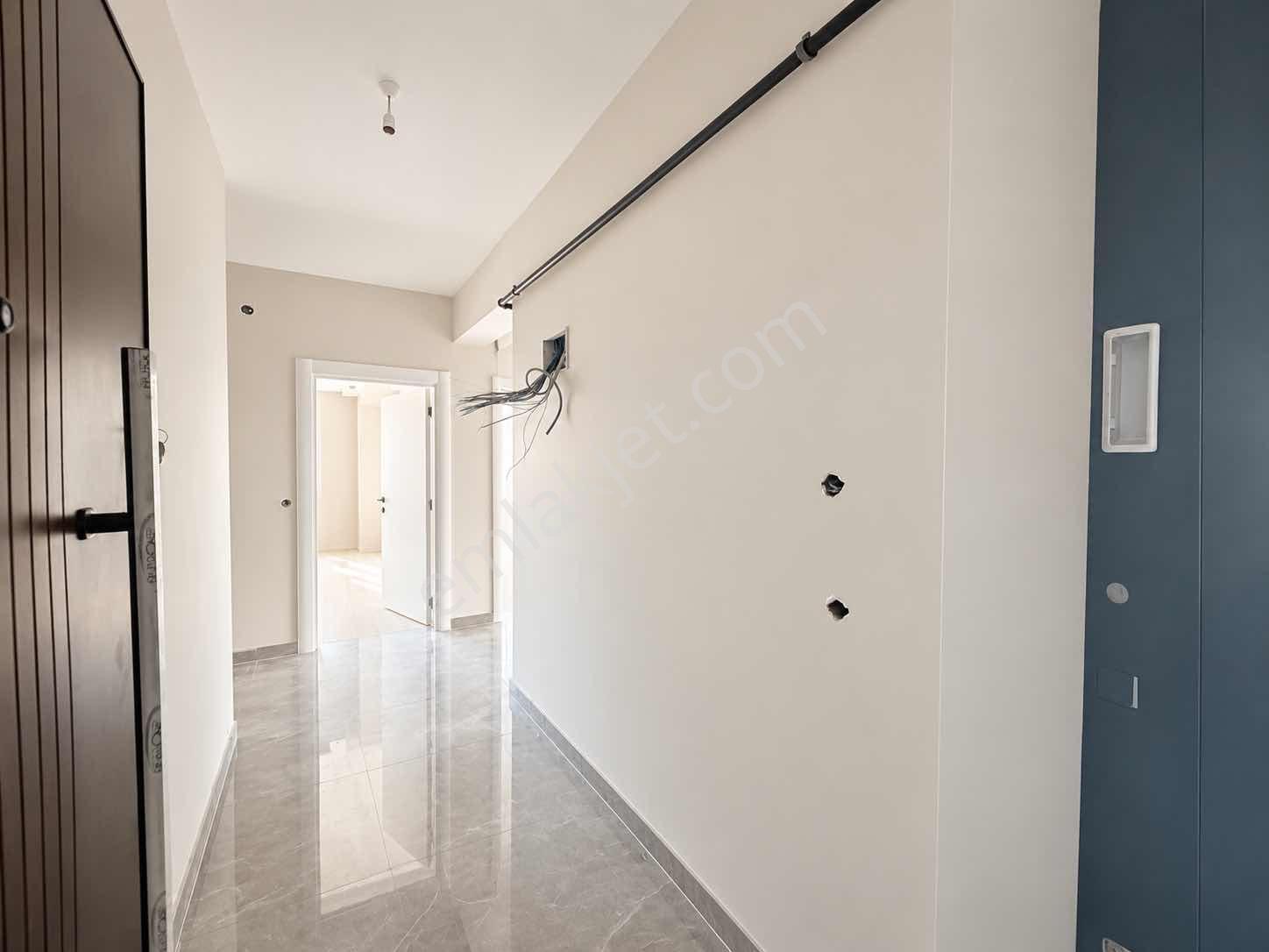Remax Dem Demirkent Mah. Cam Balkon Vestiyer Alttan Isıtmalı 3+1 — fotoğraf 8
