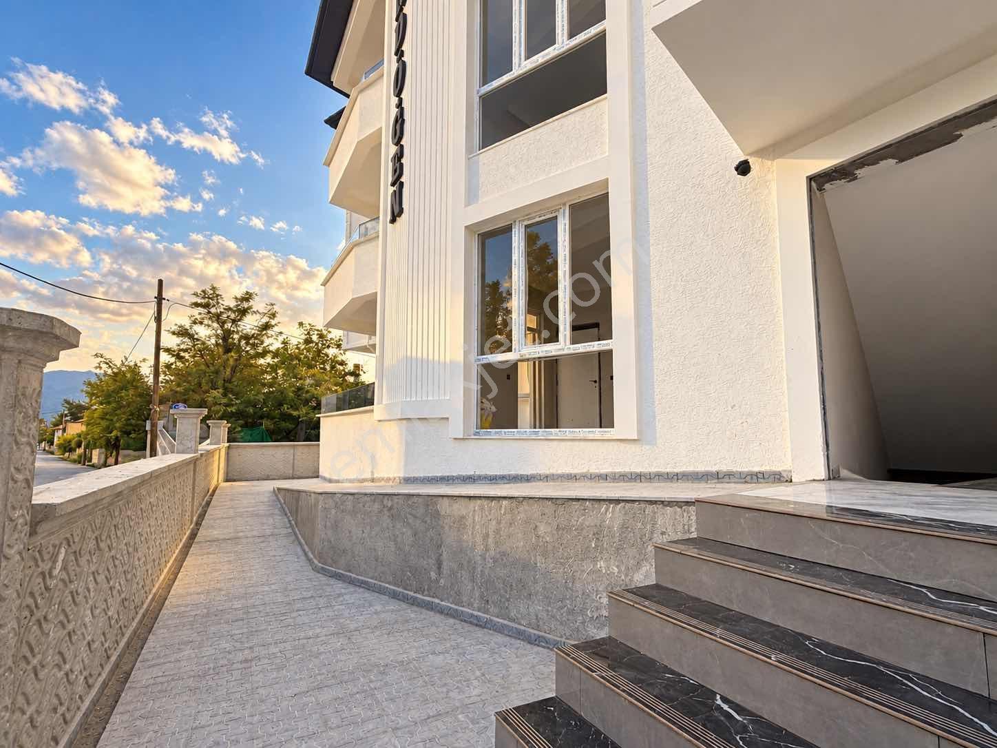 Remax Dem Demirkent Mah. Cam Balkon Vestiyer Alttan Isıtmalı 3+1 — fotoğraf 9