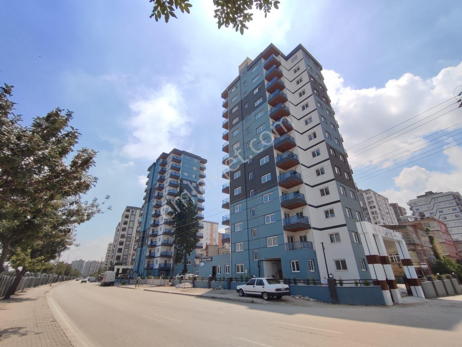 Kıyıboyu Blvr Üzeri Site İçi 2+1 Ç.Bnyolu Geniş Oturumlu Satılık