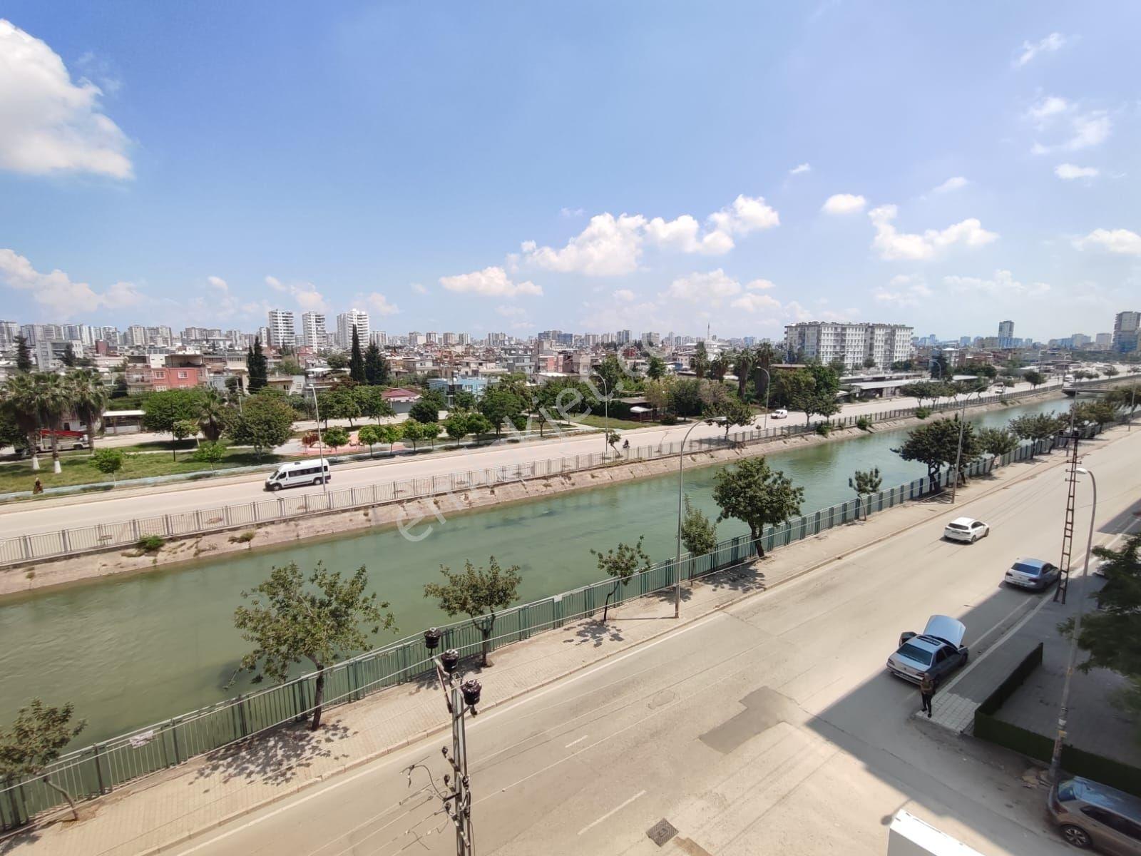 Kıyıboyu Blvr Üzeri Site İçi 2+1 Ç.bnyolu Geniş Oturumlu Satılık — fotoğraf 2