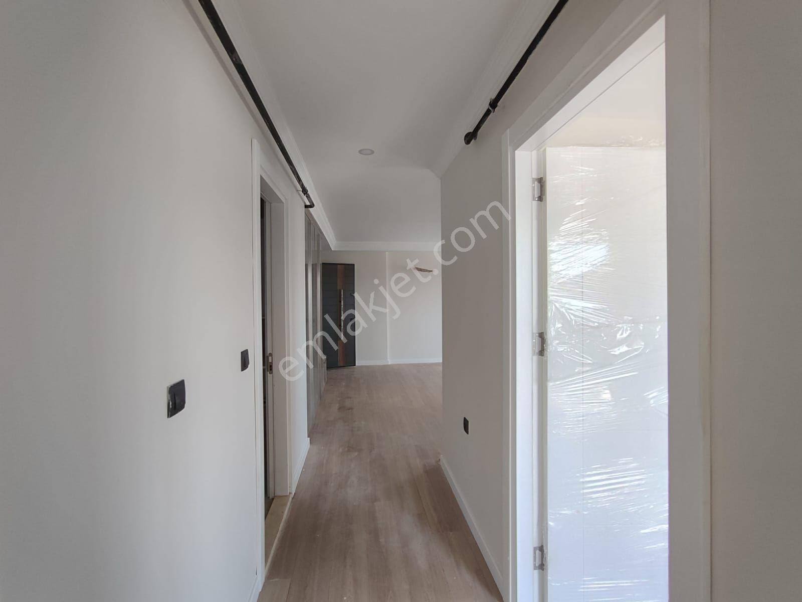Kıyıboyu Blvr Üzeri Site İçi 2+1 Ç.bnyolu Geniş Oturumlu Satılık — fotoğraf 19