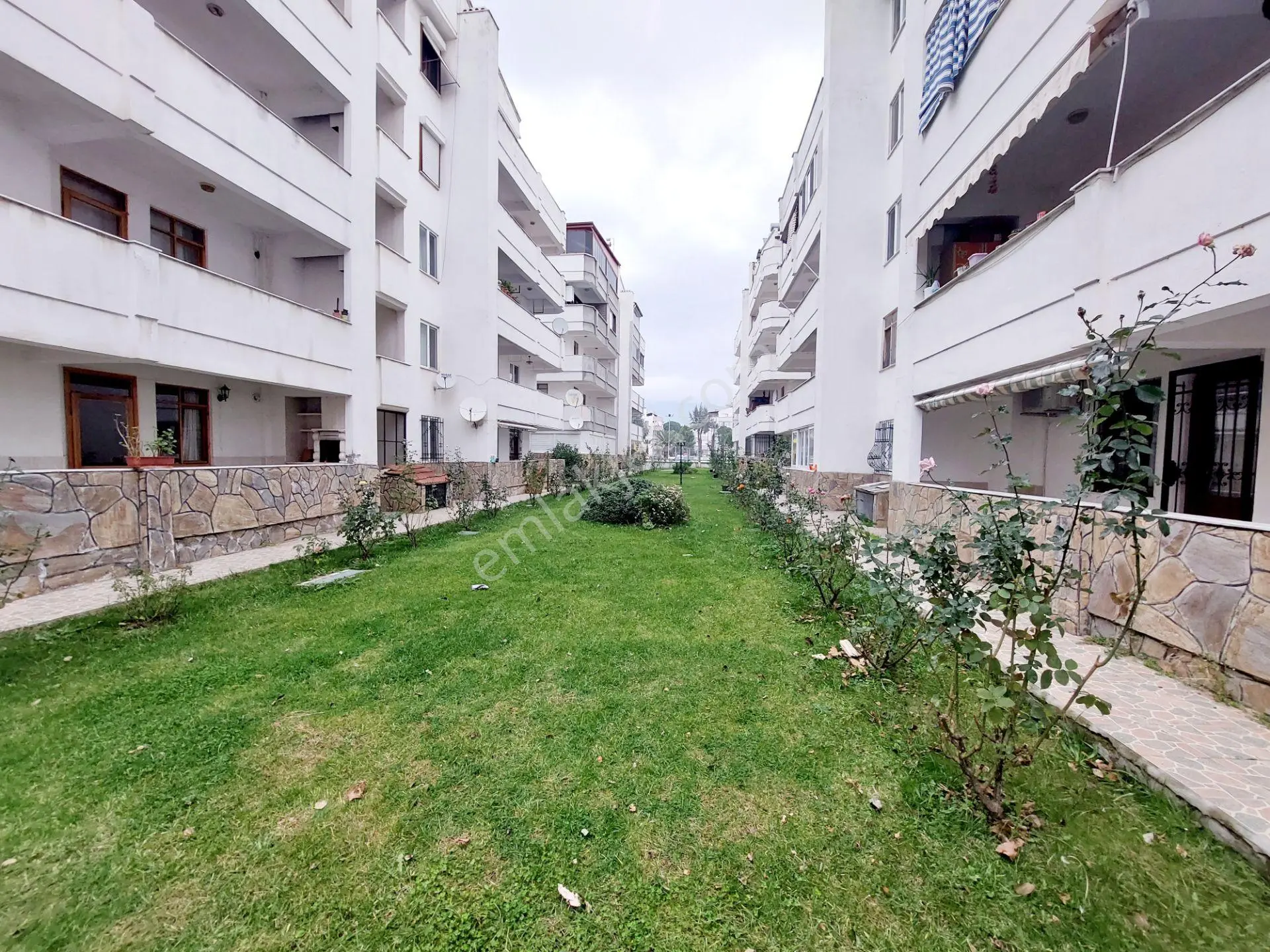Akçay Merkezde Denize Kordona Yakın 2+1 Satılık Daire — fotoğraf 7