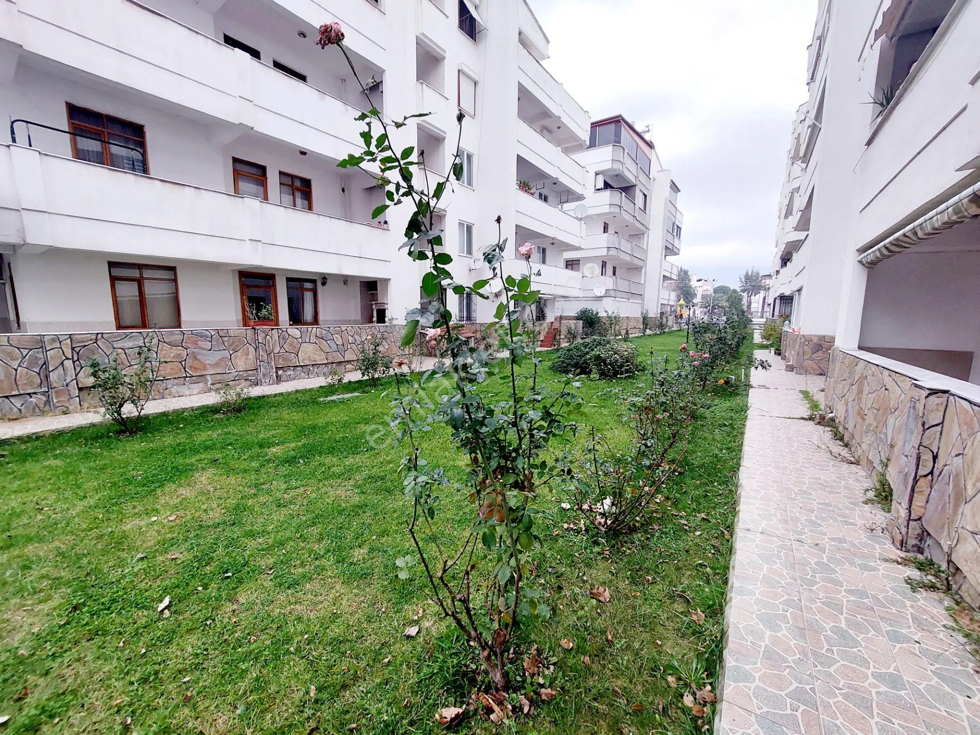 Akçay Merkezde Denize Kordona Yakın 2+1 Satılık Daire — fotoğraf 8