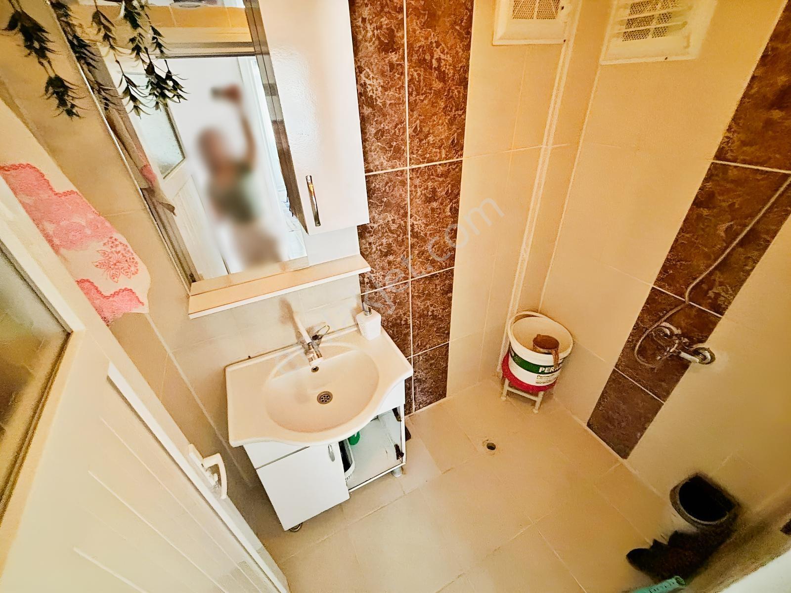 Az-er Yapıdan Ara Kat Ön Cephe İskanlı Çift Balkonlu Satılık 2+1 — fotoğraf 17
