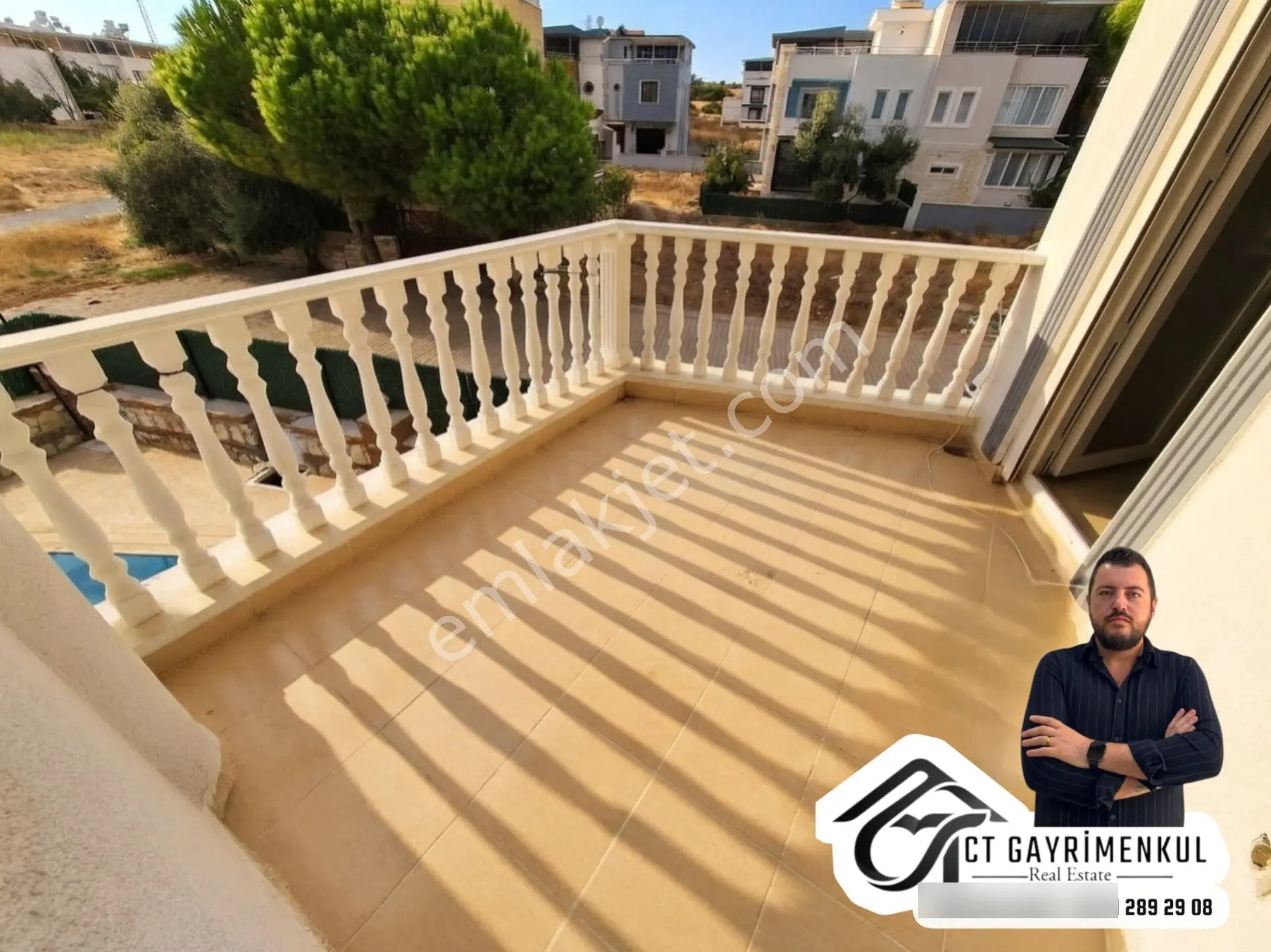 Didim'de Satılık 1+1 Site İçerisinde Havuz Manzaralı Ön Cephe Fırsat Daire ! — fotoğraf 3