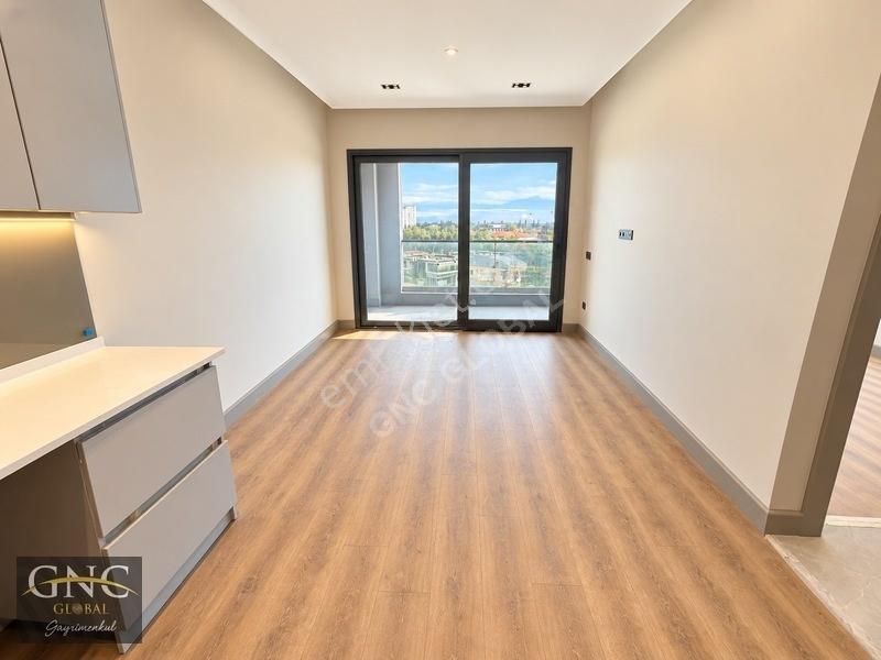 Altıntaş'ta Konsept Sitede Deniz Ve Havuz Manzaralı 1+1 Satılık — fotoğraf 10
