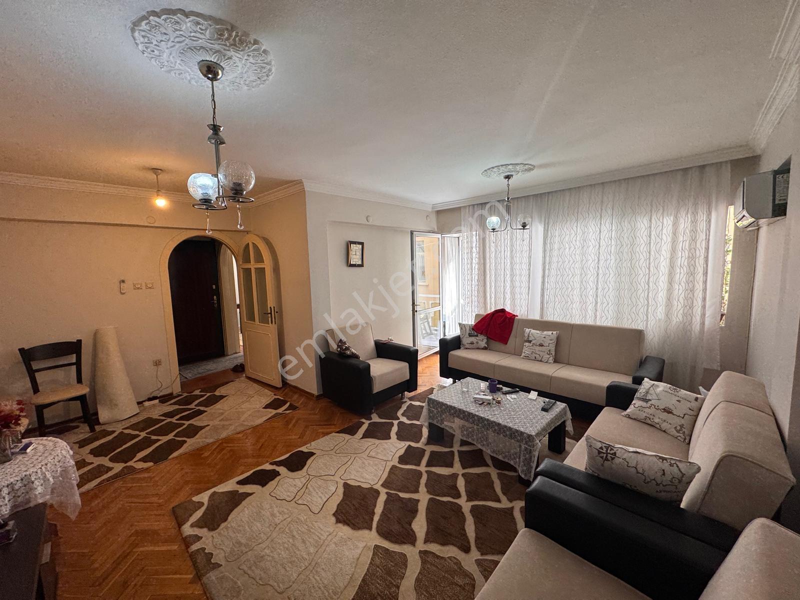 Karşıyaka Alaybeyde 3+1 Satılık Daire — fotoğraf 2