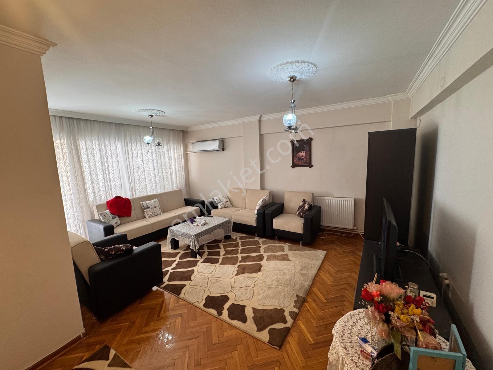 Karşıyaka Alaybeyde 3+1 Satılık Daire — fotoğraf 3