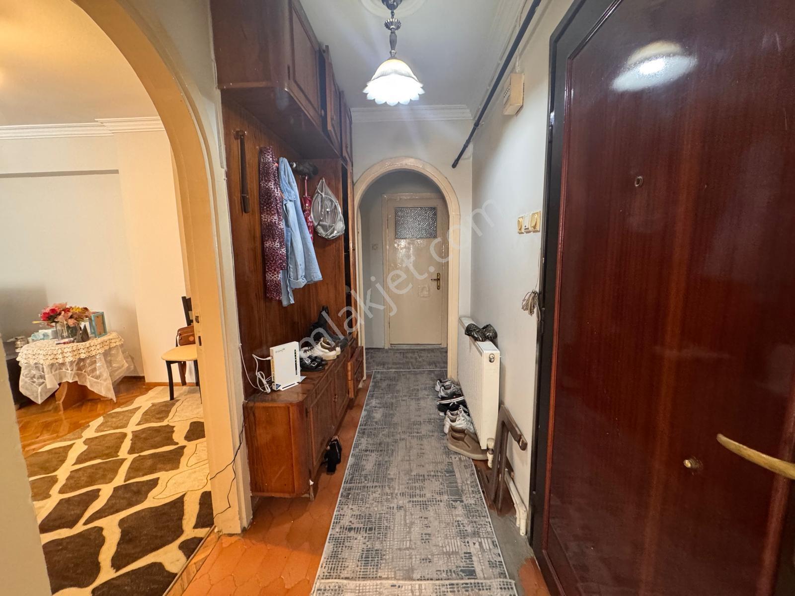 Karşıyaka Alaybeyde 3+1 Satılık Daire — fotoğraf 8
