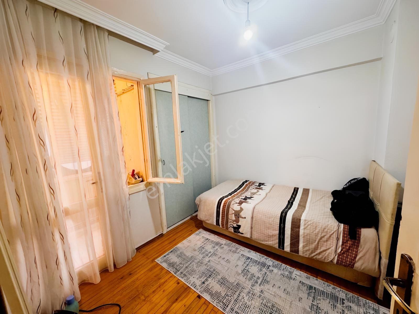 Karşıyaka Alaybeyde 3+1 Satılık Daire — fotoğraf 12
