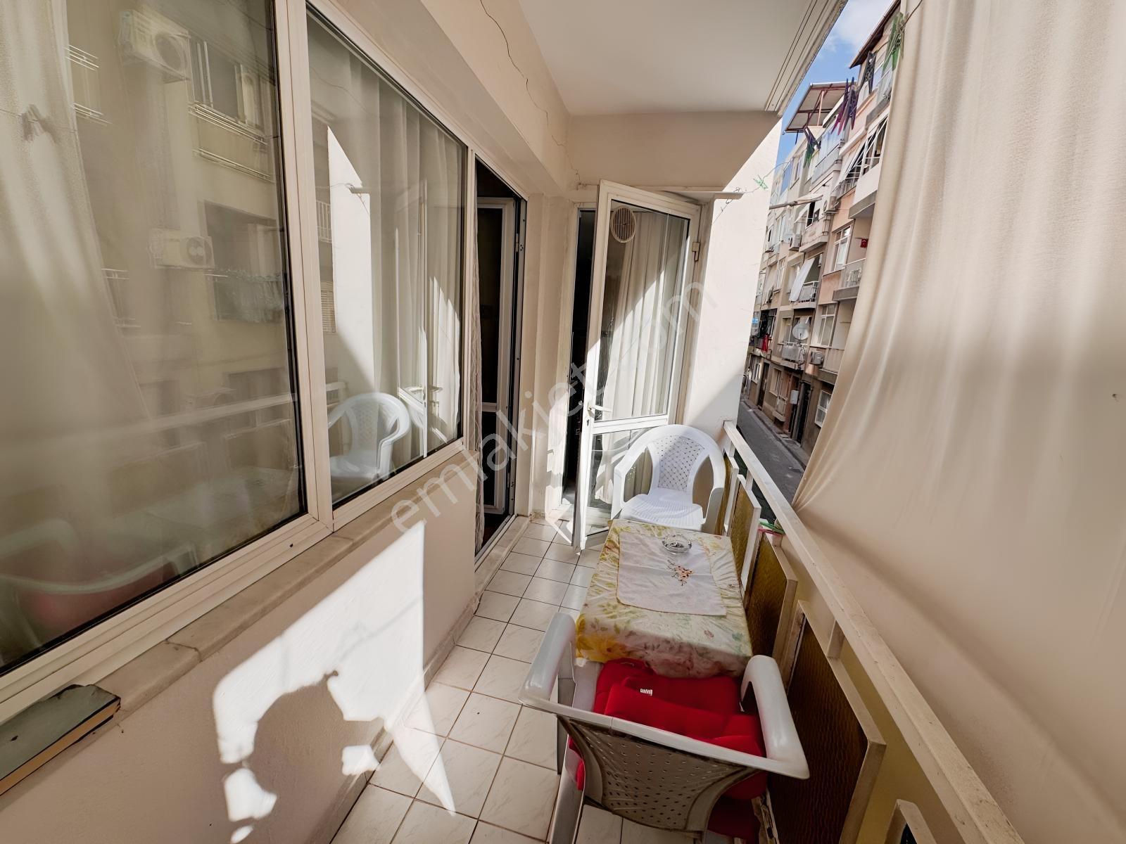 Karşıyaka Alaybeyde 3+1 Satılık Daire — fotoğraf 20