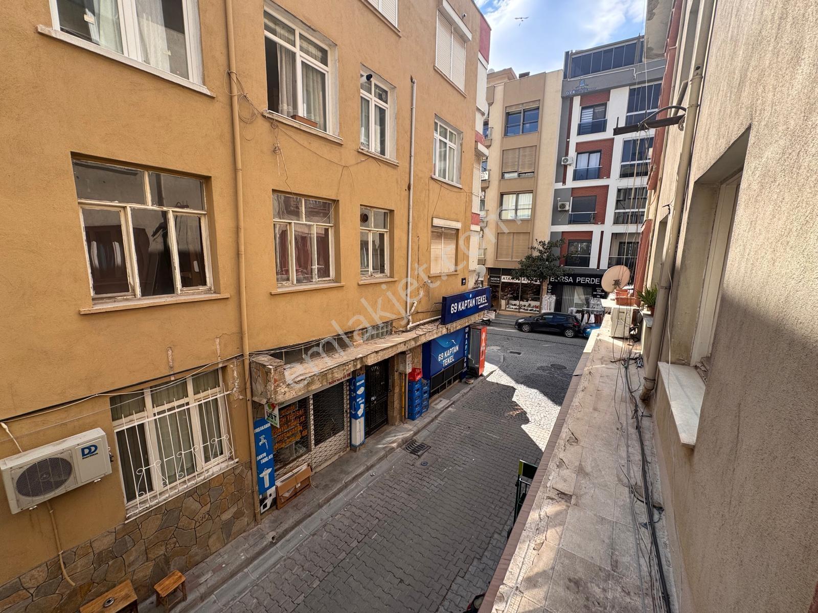 Karşıyaka Alaybeyde 3+1 Satılık Daire — fotoğraf 23