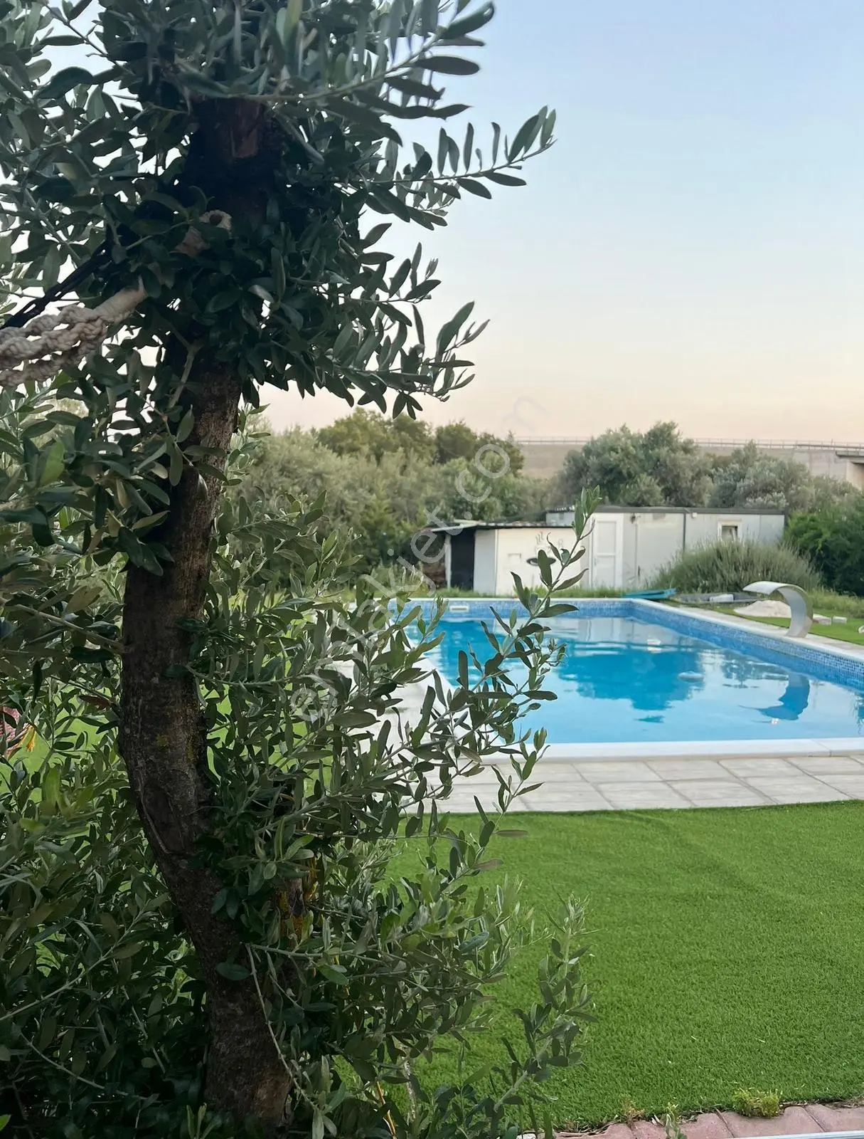 Dayıoğlu Mahallesinde Villa Konseptinde Yüzme Havuzlu 3+1 — fotoğraf 5