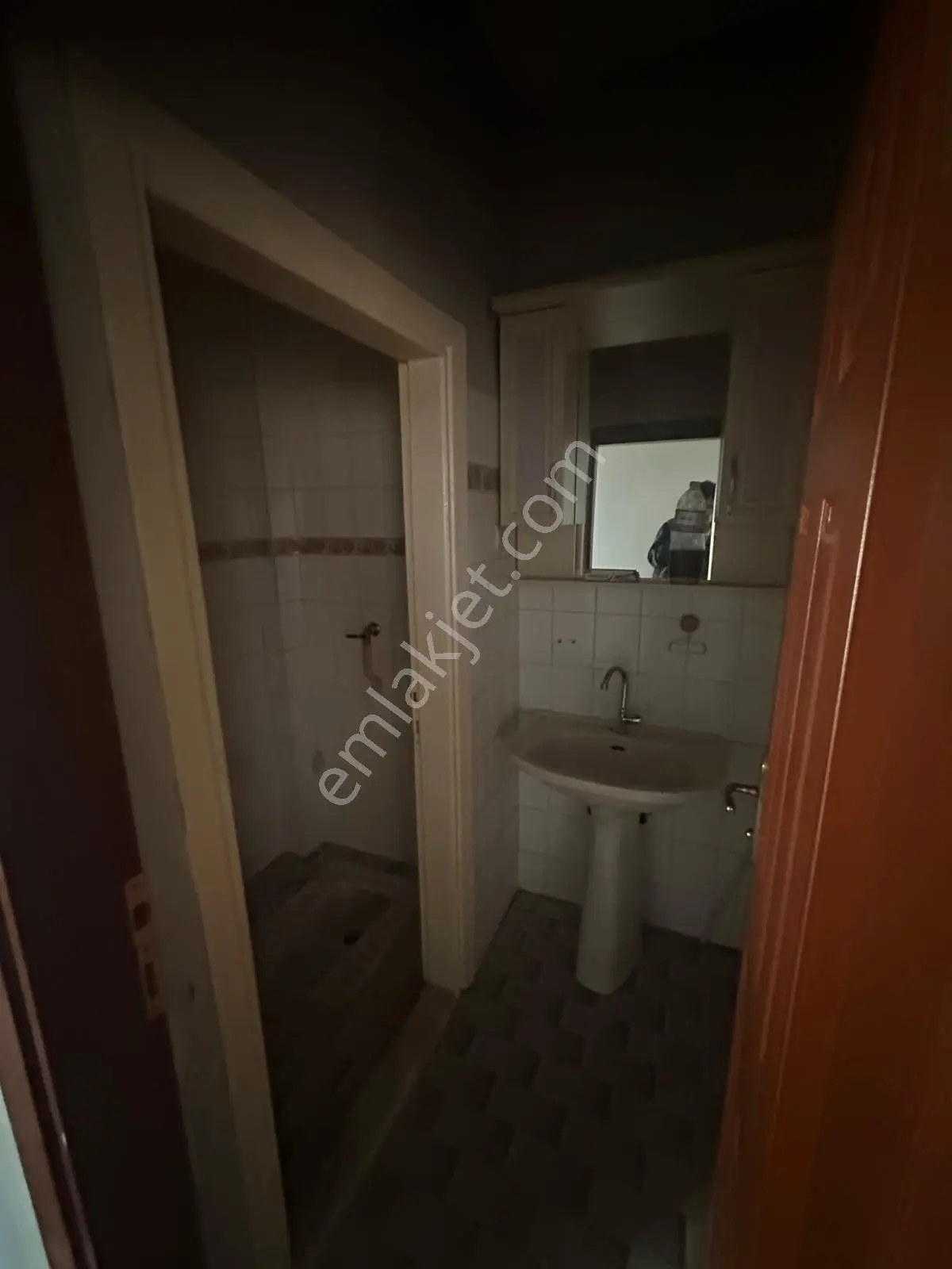 Çarşının Kalbi Tahsin Ünal Mahallesinde 2+1 Satılık Daire — fotoğraf 4