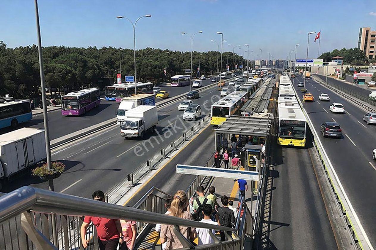 Metro Metrobüse Yakın 3+1 Kaloriferli Asansörlü 2.kat Satılık Boş Daire — fotoğraf 20
