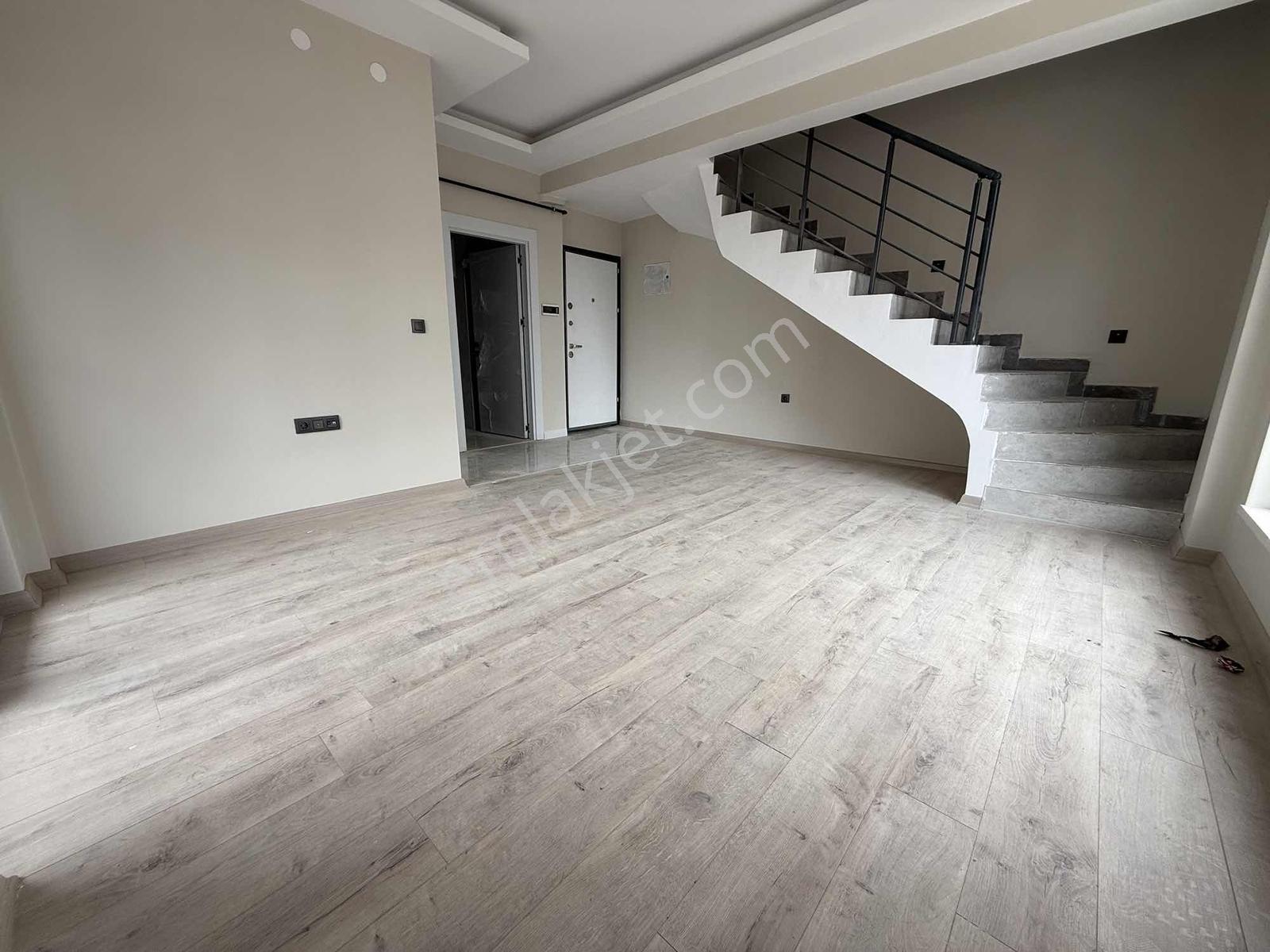 Alaçatı'dan İncek'te/çatı Eğimsiz/kök Tapu/iskanlı 2+1 Satılık — fotoğraf 9