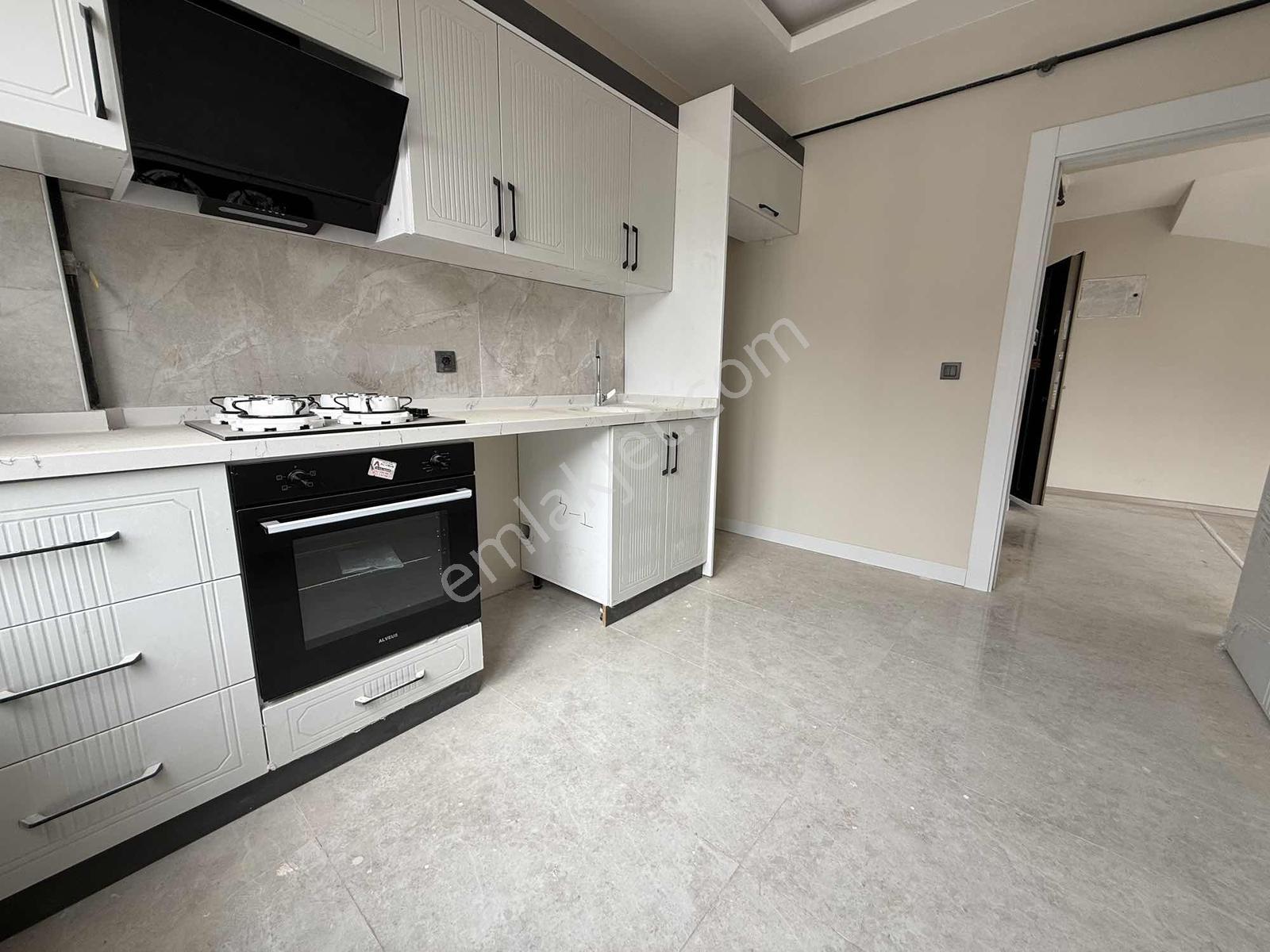 Alaçatı'dan İncek'te/çatı Eğimsiz/kök Tapu/iskanlı 2+1 Satılık — fotoğraf 21