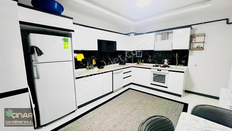 Erkilet'te Düşük Kat Yatay Mimari Kombili Satılık 4+1 Daire — fotoğraf 3