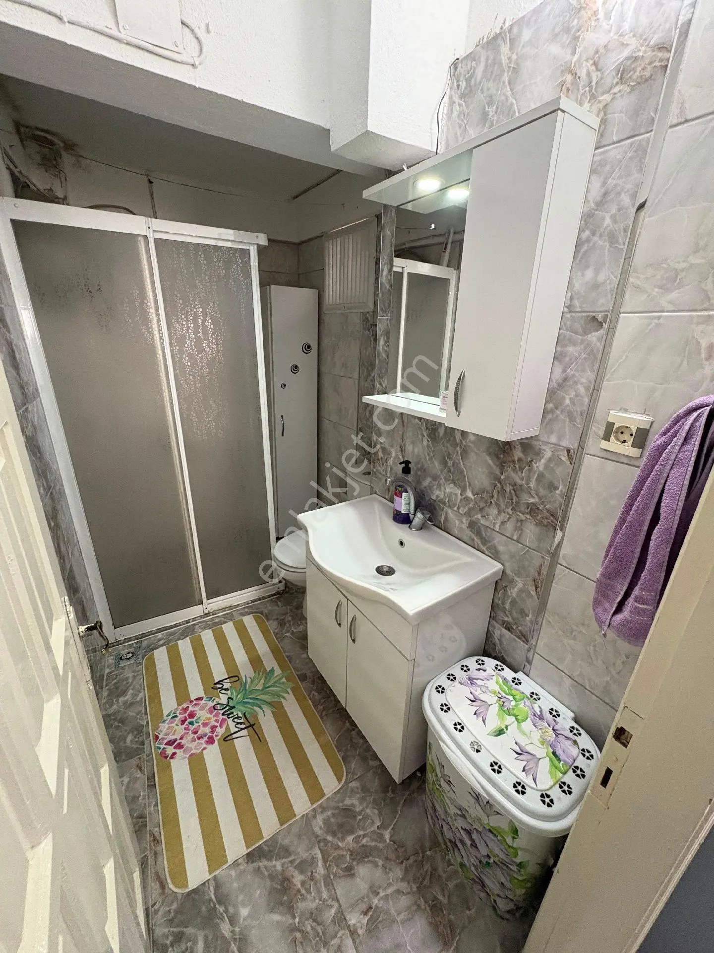 Üzmez Gayrimenkul'den Ful Tadilatlı Satılık 2+1 — fotoğraf 7