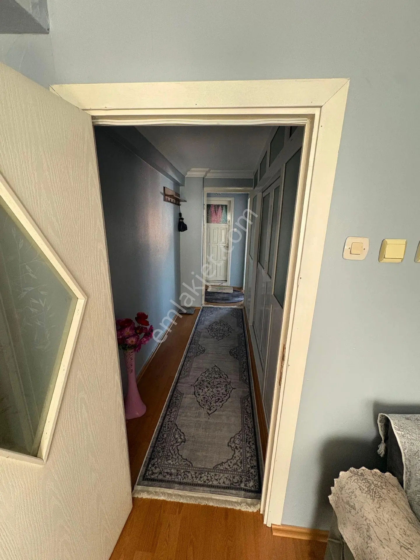 Üzmez Gayrimenkul'den Ful Tadilatlı Satılık 2+1 — fotoğraf 13