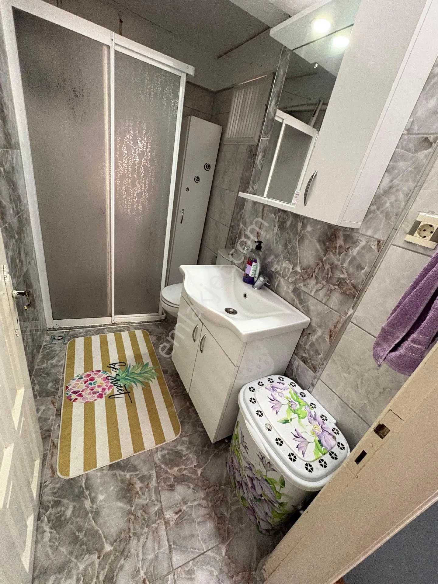 Üzmez Gayrimenkul'den Ful Tadilatlı Satılık 2+1 — fotoğraf 28