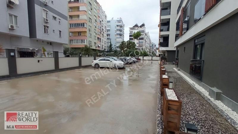 Varlık Mahallesin'de Satılık 2+1 Arakat Lüx Daire — fotoğraf 3