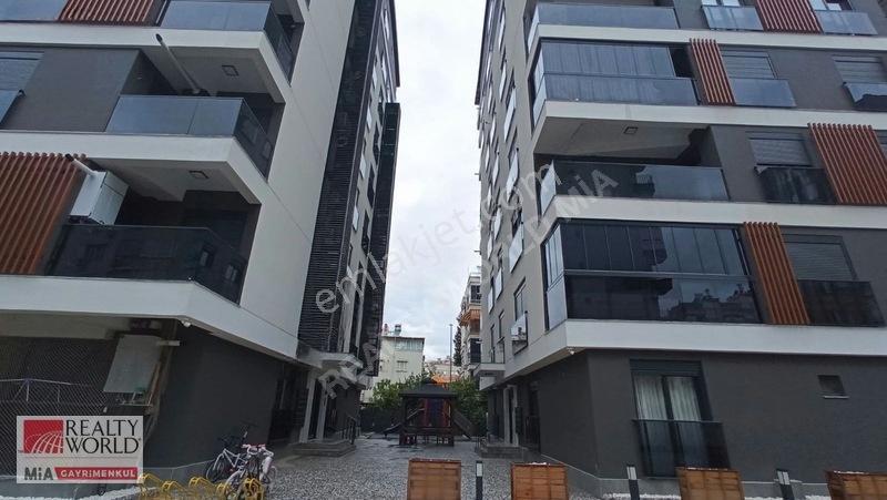 Varlık Mahallesin'de Satılık 2+1 Arakat Lüx Daire — fotoğraf 6