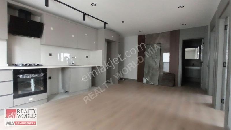 Varlık Mahallesin'de Satılık 2+1 Arakat Lüx Daire — fotoğraf 11