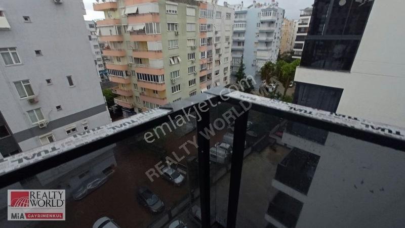 Varlık Mahallesin'de Satılık 2+1 Arakat Lüx Daire — fotoğraf 26
