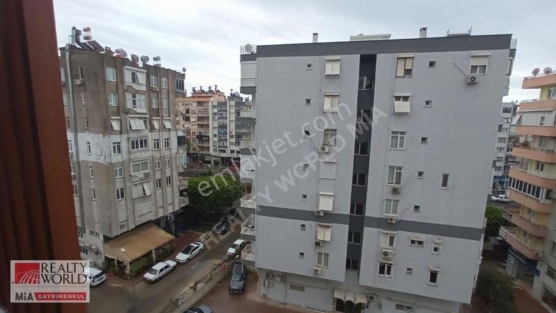 Varlık Mahallesin'de Satılık 2+1 Arakat Lüx Daire — fotoğraf 27