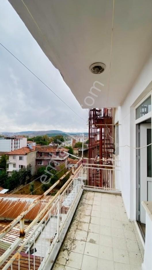 Kurtuluş Mahallesinde Akhisar Caddesi Üzerinde 2+1 Satılıkdaire — fotoğraf 3