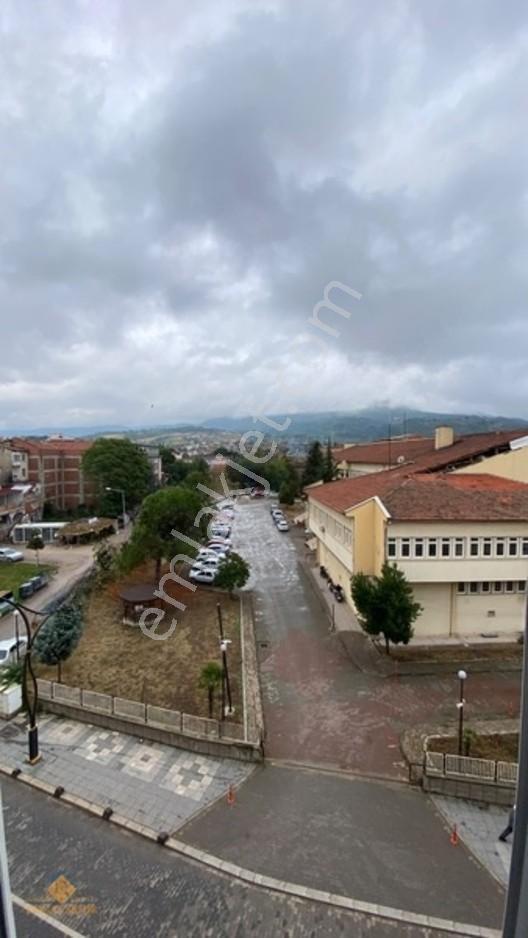 Kurtuluş Mahallesinde Akhisar Caddesi Üzerinde 2+1 Satılıkdaire — fotoğraf 4