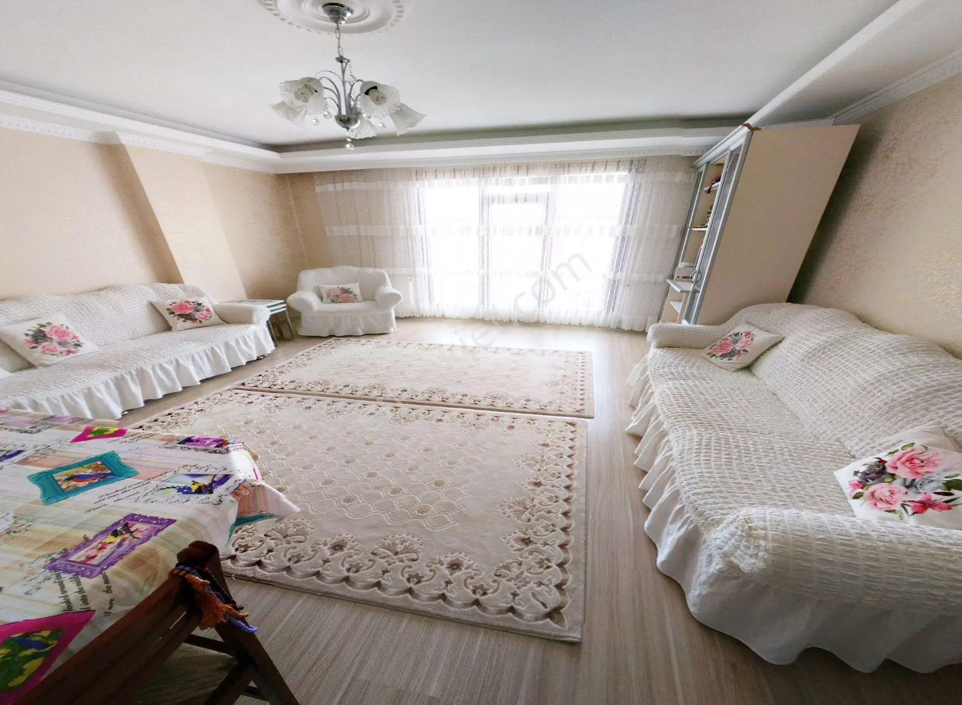 Yenibosna Eviza Konaklarına Yakın 6+1 250 M2 Dublexs Asansörlü-serhat Emlak — fotoğraf 3
