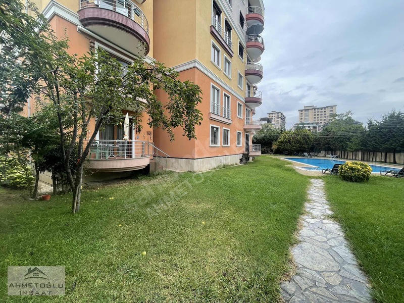 Batı Mahallesi Sahil Rezidans Sitesinde Havuzlu Kiralık 3+1 — fotoğraf 4