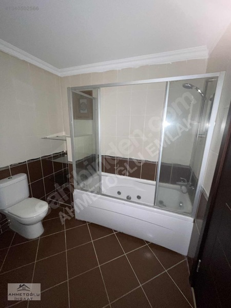 Batı Mahallesi Sahil Rezidans Sitesinde Havuzlu Kiralık 3+1 — fotoğraf 18