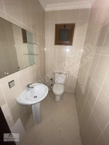Batı Mahallesi Sahil Rezidans Sitesinde Havuzlu Kiralık 3+1 — fotoğraf 21