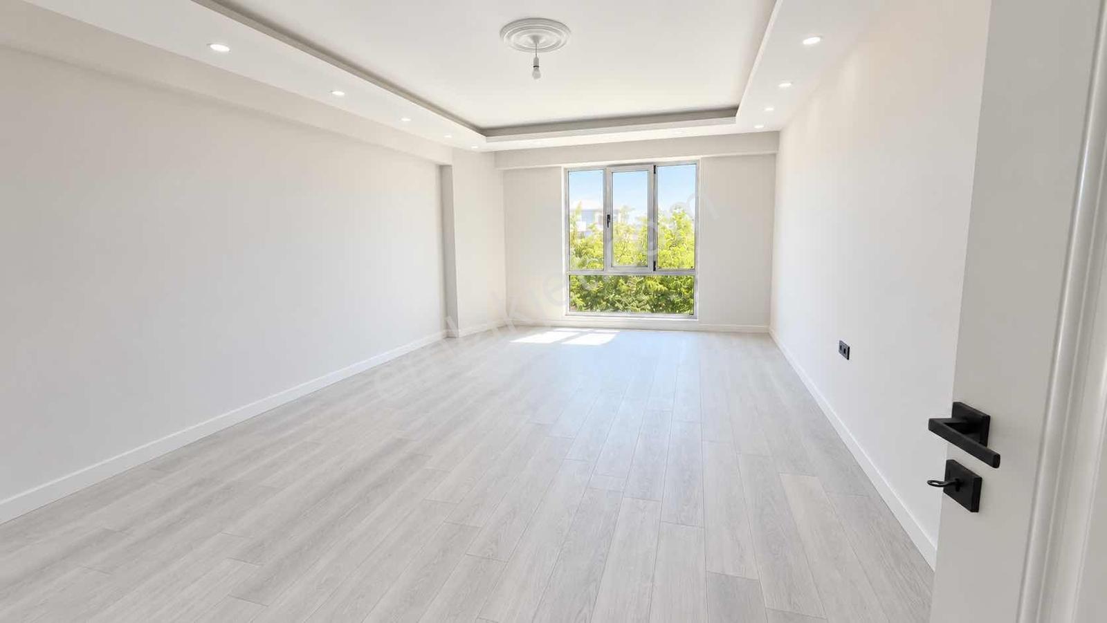 Remax Dem'den Demirkent Mah. Giyinme Odalı Lüks Satılık 2+1 — fotoğraf 2
