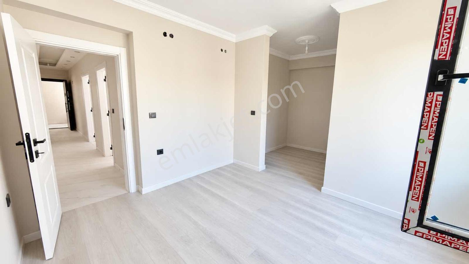 Remax Dem'den Demirkent Mah. Giyinme Odalı Lüks Satılık 2+1 — fotoğraf 9