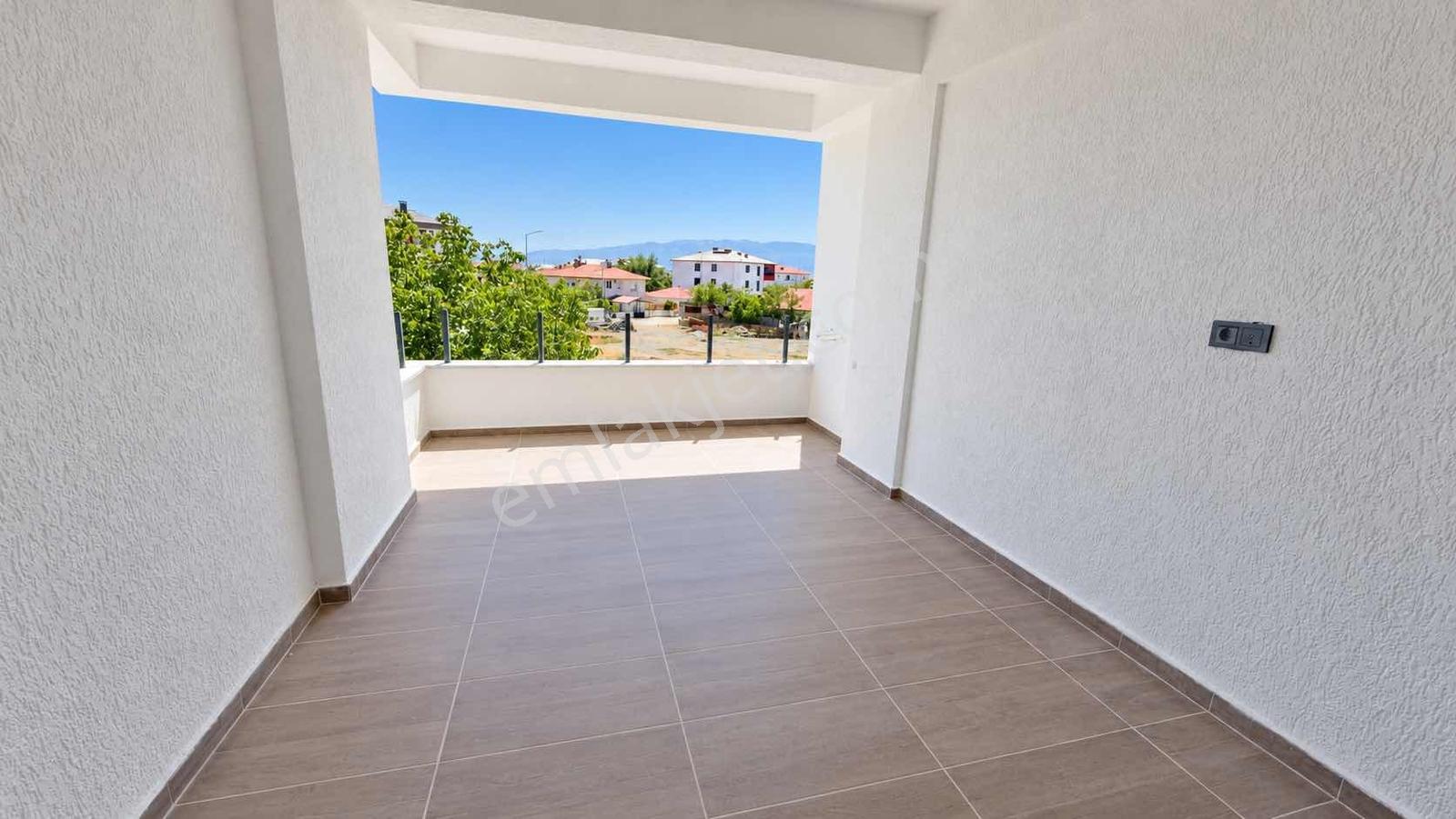 Remax Dem'den Demirkent Mah. Giyinme Odalı Lüks Satılık 2+1 — fotoğraf 11