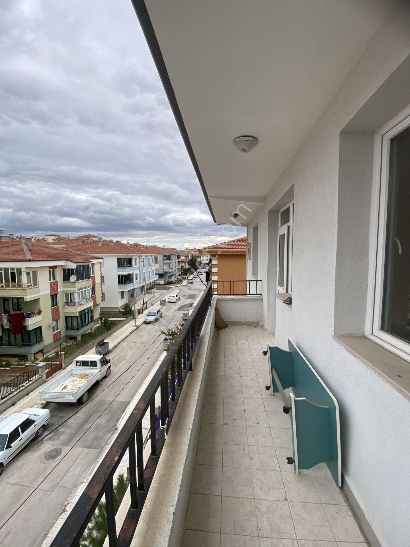 Vera | Çift Balkonlu Ve Kilerli! Bağcılar 47. Sokak'ta Masrafsız, Önü Açık 2+1 — fotoğraf 11
