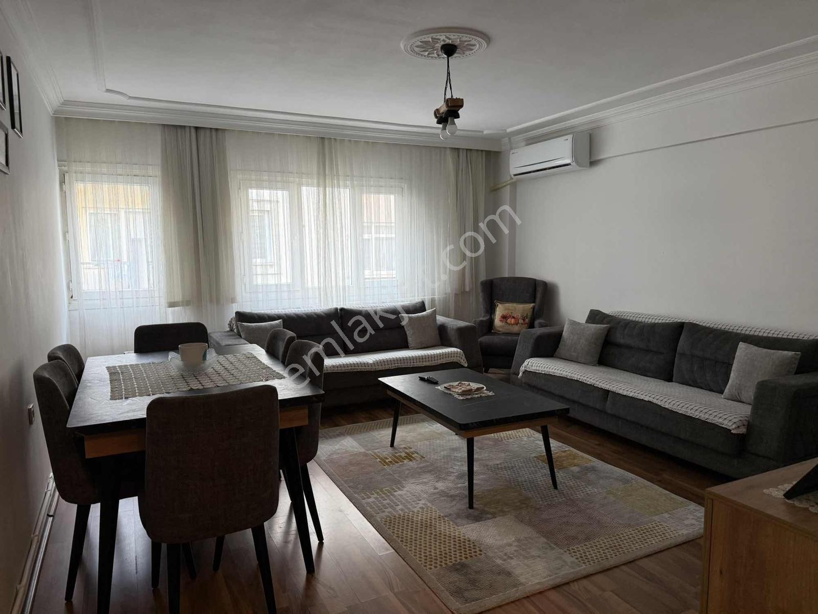 Merkezi Konumda, Metroya Adım Mesafesinde, 120 M² Ferah Arakat